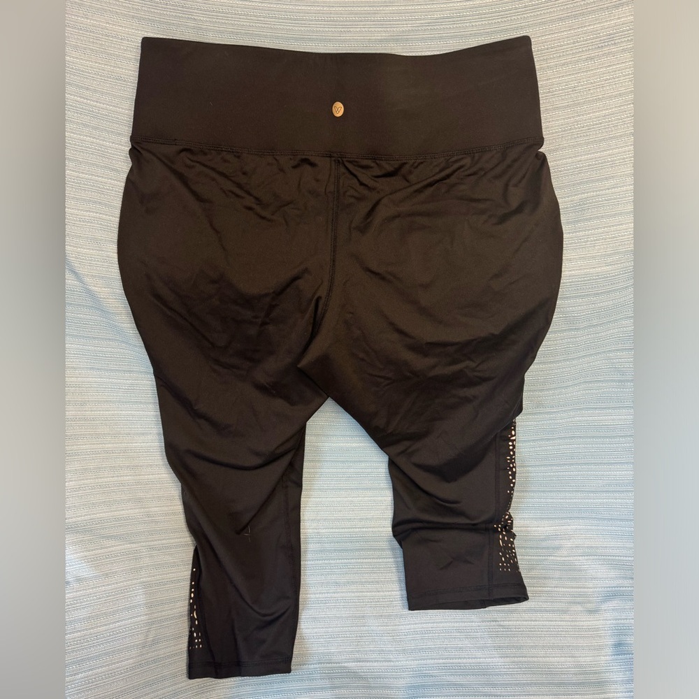 LIVI Active Capri Leggings Plus Size 18/20. - Picture 2 of 3